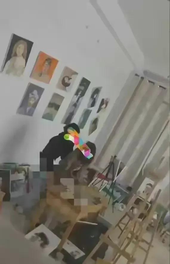 各大学校吃瓜事件挨打