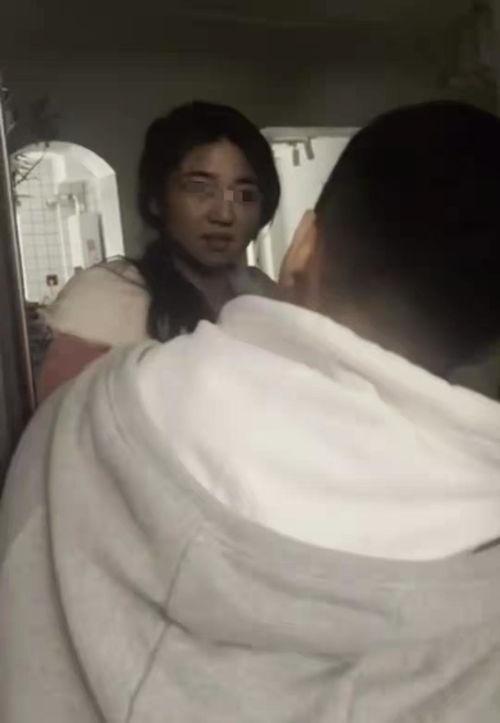 新沂女子吃瓜事件视频,一场引发网友热议的街头冲突